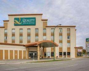  Quality Inn & Suites Winnipeg  Виннипег